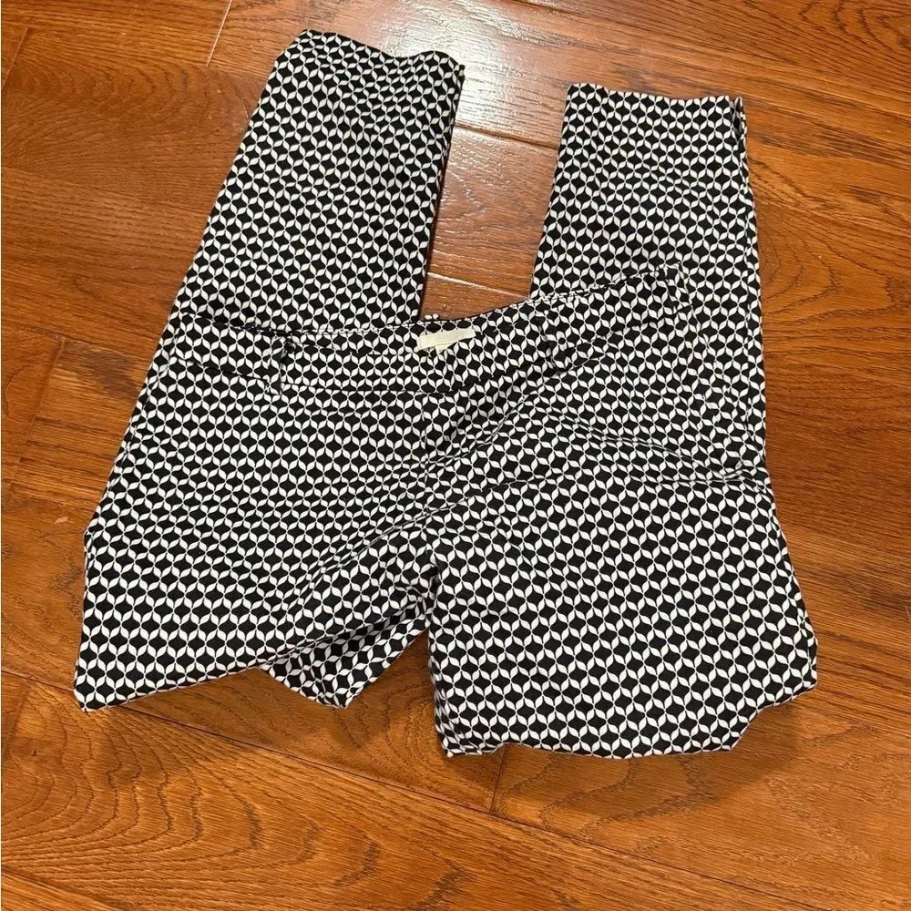 H&M Black & White Geometric Women’s Ankle pants